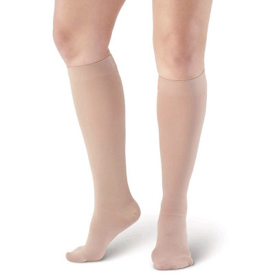 Κάλτσες φλεβίτιδας Sigvaris TFS 702 AD έως το γόνατο κλάση 2